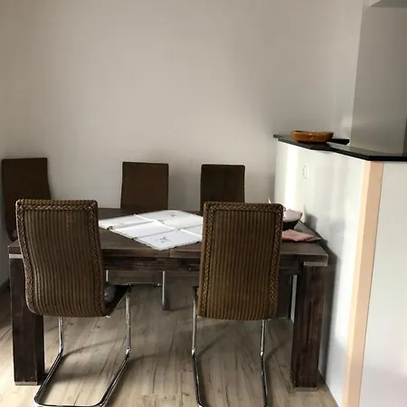 Gaestehaus Aurikel 10 *